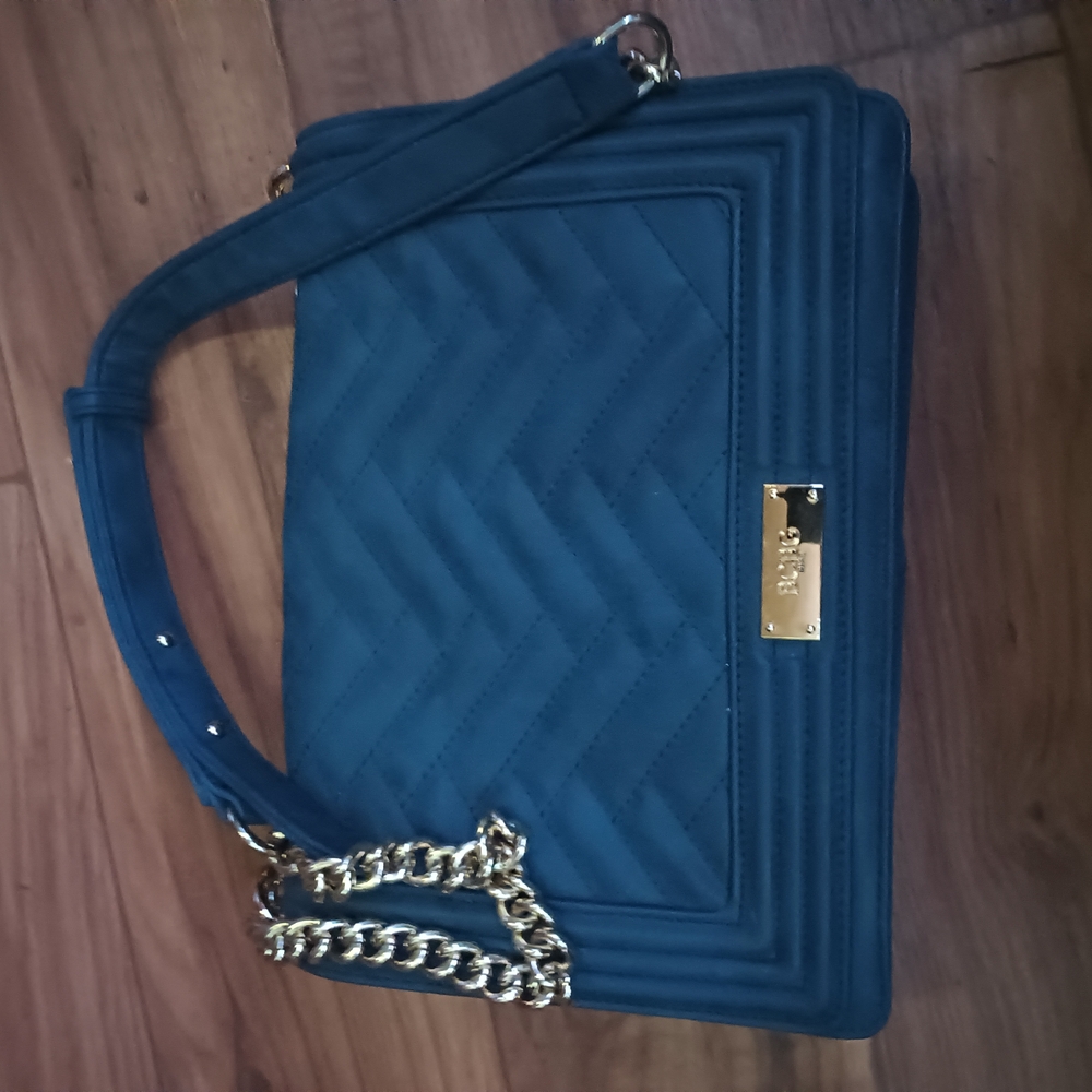 BCBG PARIS QUILTED GOLD CHAIN STRAP SHOULDER BAG